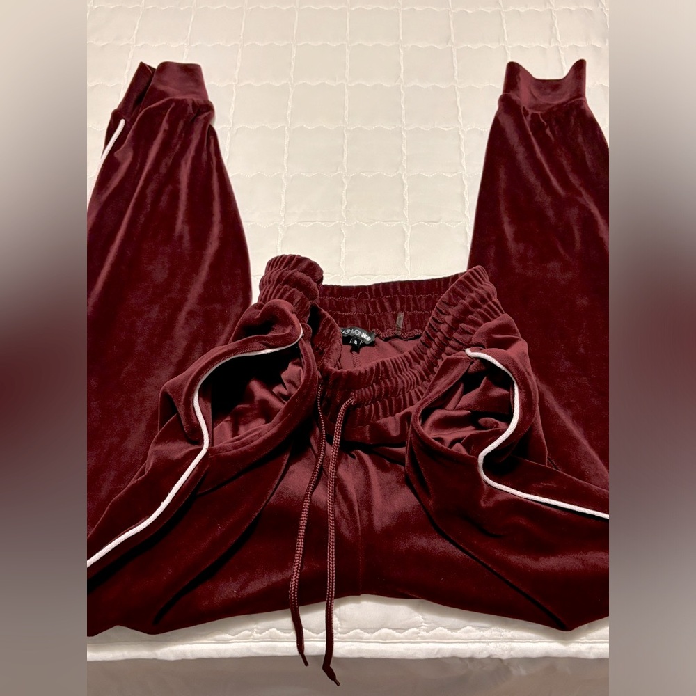 Fashion Nova BurgundyJoggers